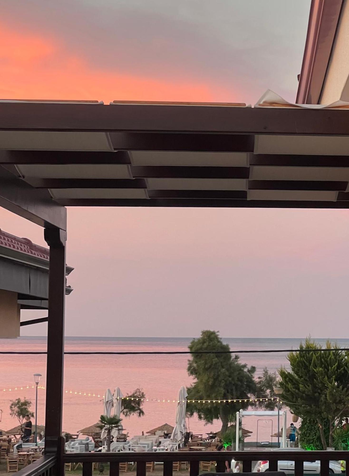 La Mer Luxury Apartments Ierissós Zewnętrze zdjęcie